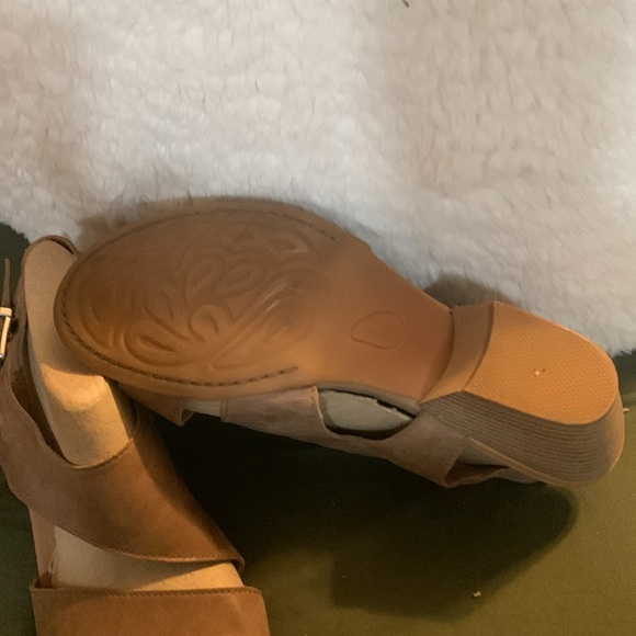B.O.C. Leather sandals sz 10 - Picture 3 of 3
